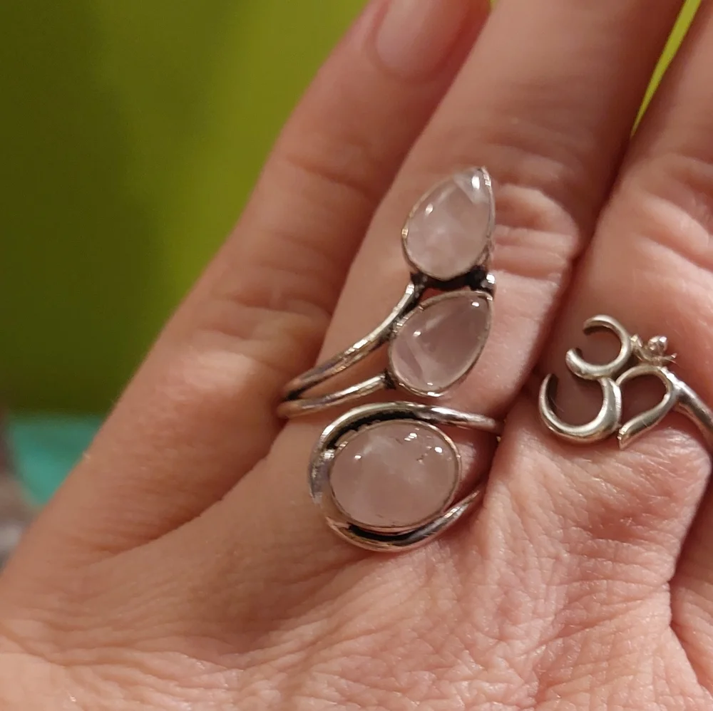 3 Stone Adjustable Rose Quartz Ring - Picture 3 of 3